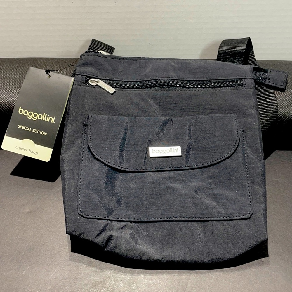 Baggallini Cruiser Crossbody Bagg - NEW WITH TAGS